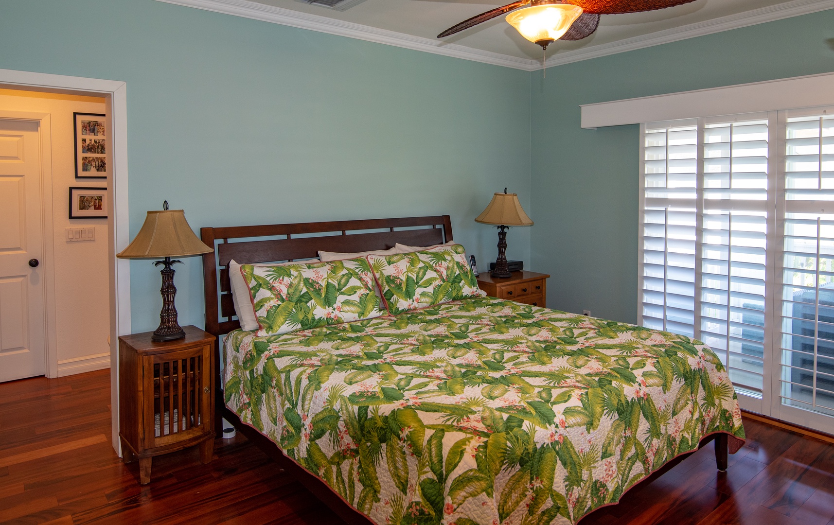 Kapolei Vacation Rentals, Coconut Plantation 1200-4 - The guest room provides plenty of space.