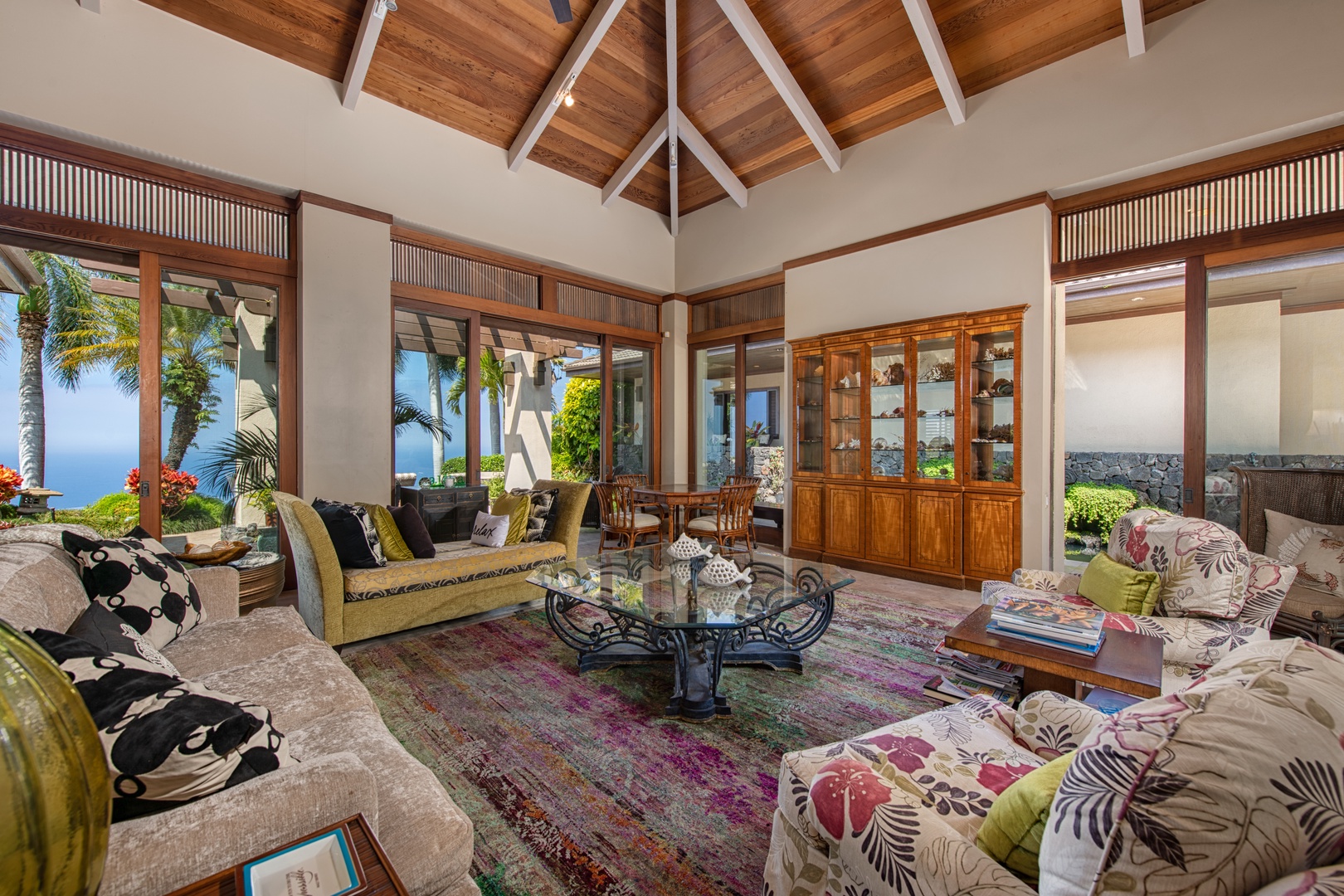 Kailua Kona Vacation Rentals, Hale Wailele** - 18-foot vaulted ceilings and an open floor plan