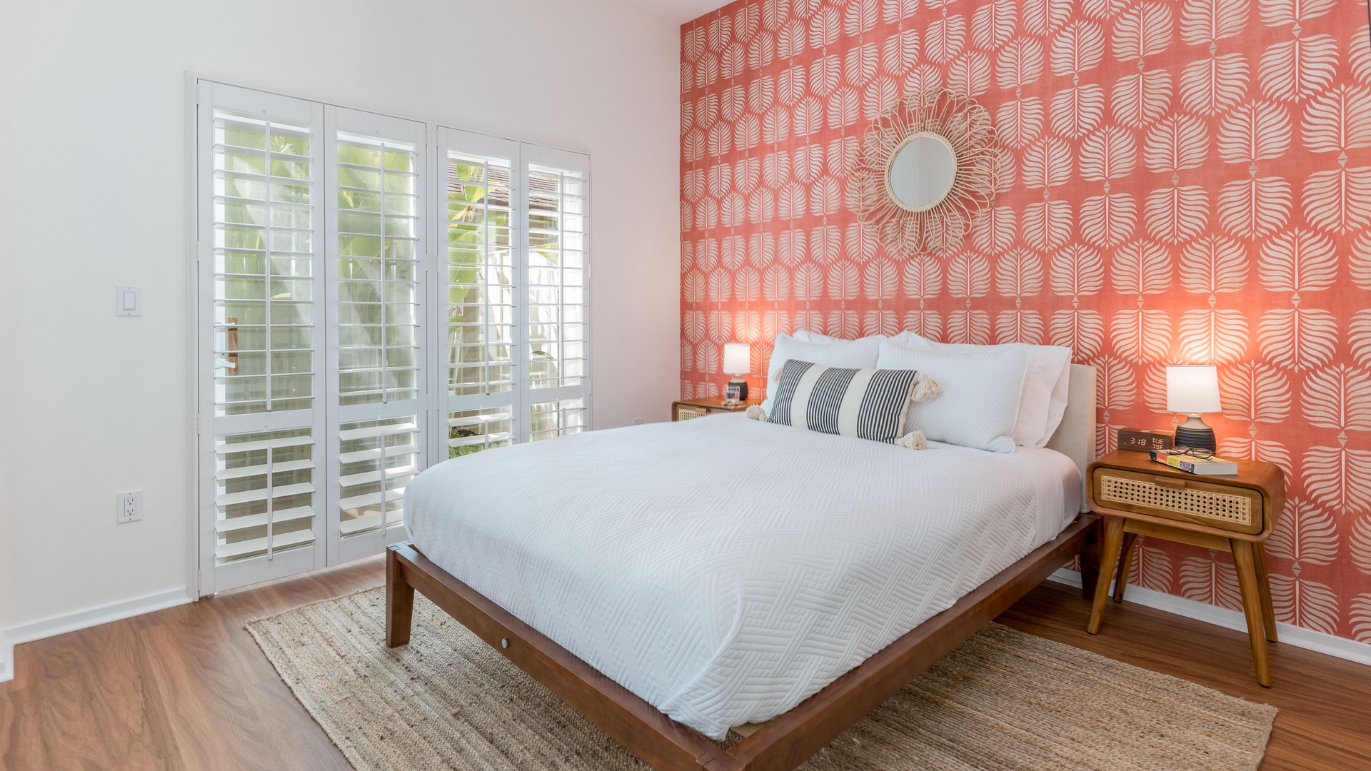 Kapolei Vacation Rentals, Coconut Plantation 1136-4 - The downstairs guest bedroom with a brilliant accent wall.