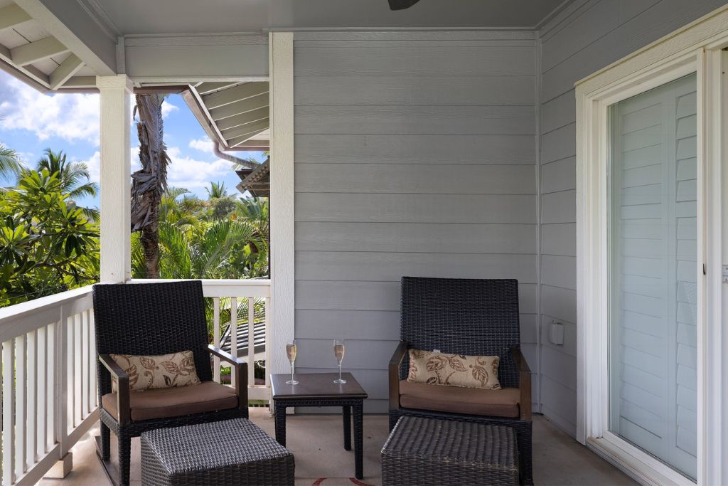 Kapolei Vacation Rentals, Coconut Plantation 1190-1 - Outdoor seating on the Hawaiian island.