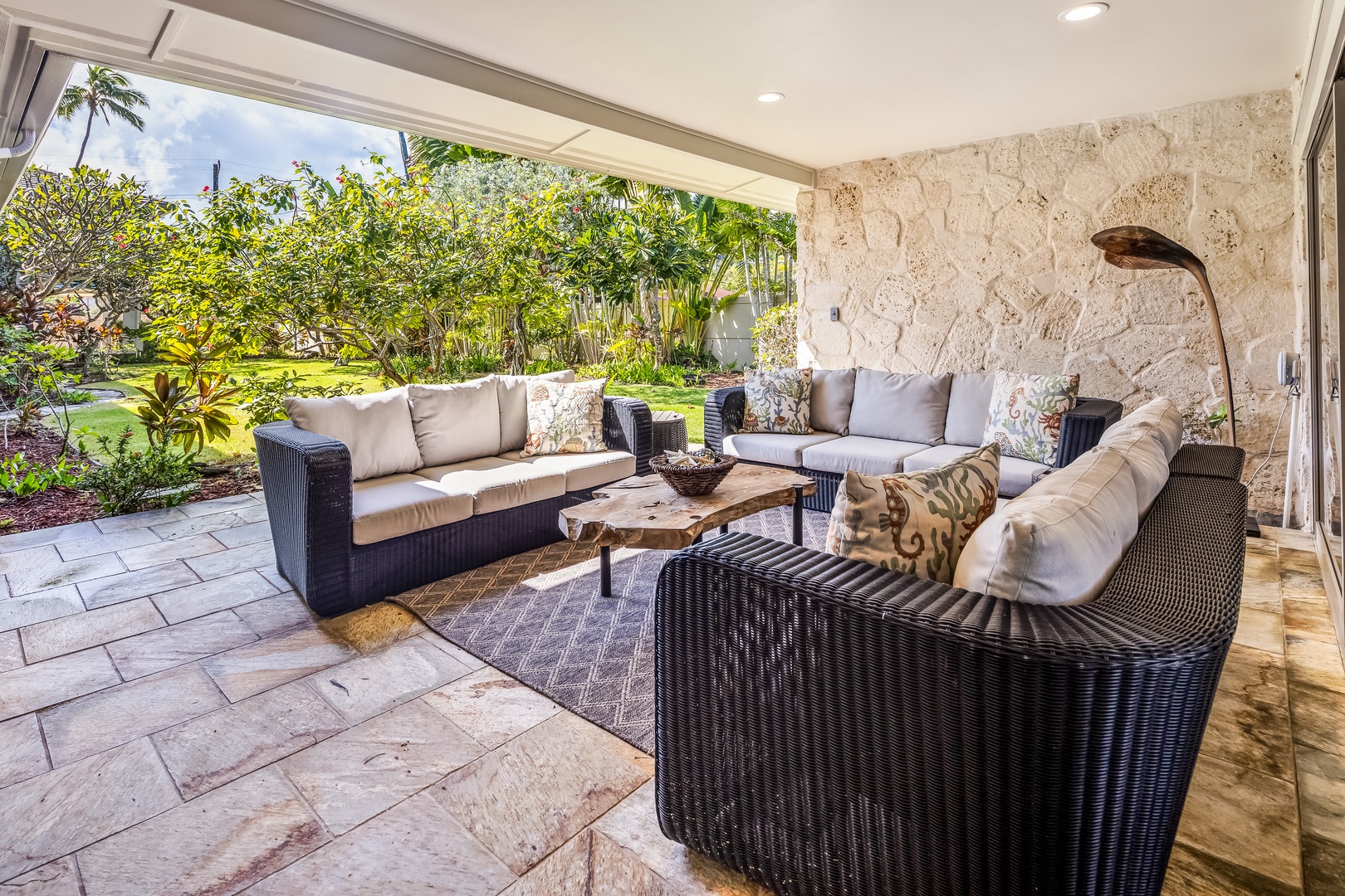 Kailua Vacation Rentals, Na Makana Villa - Relax and unwind under the covered, shaded lanai