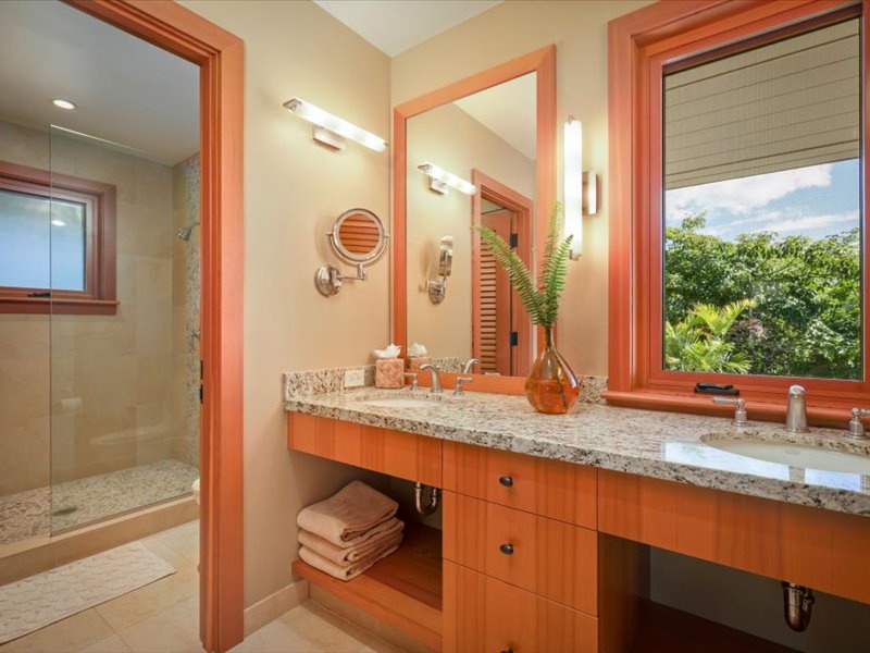 Kamuela Vacation Rentals, 5BD Estate Home at Mauna Kea Resort - 2nd bathroom (2nd flr)