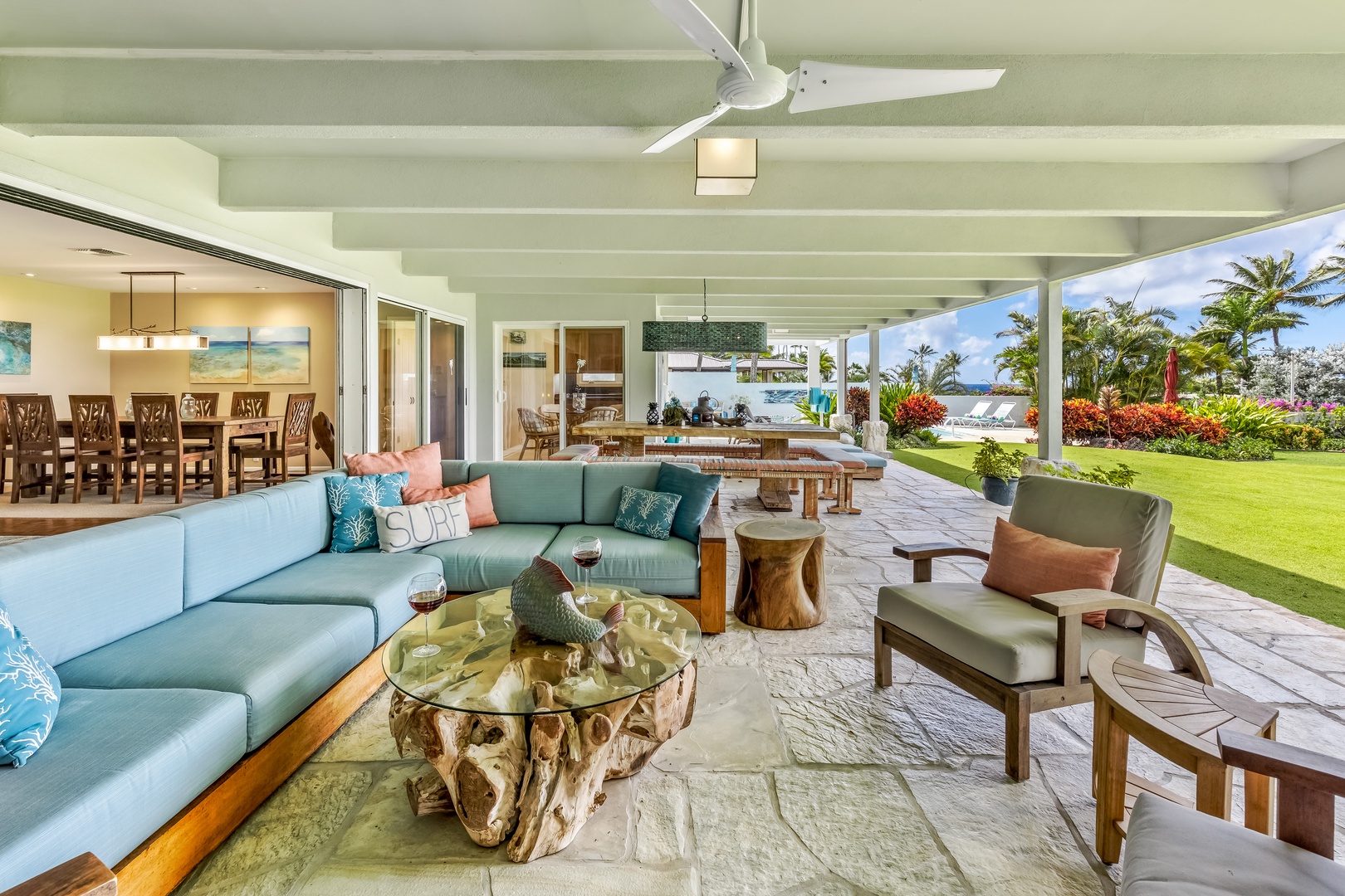 Honolulu Vacation Rentals, Hale Ola - The property's western orientation affords a picturesque view of a meticulously maintained "great lawn," perfect for family activities while offering a breathtaking panorama of the ocean and the renowned Diamond Head Crater