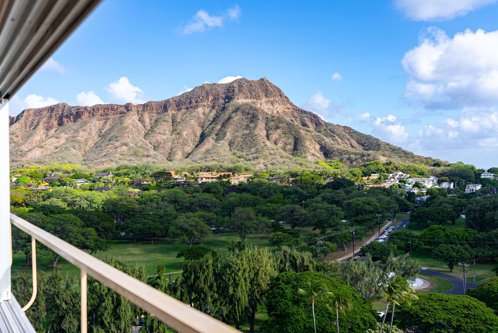 Honolulu Vacation Rentals, Hale Kaimana - Breathtaking view of Diamond Head.