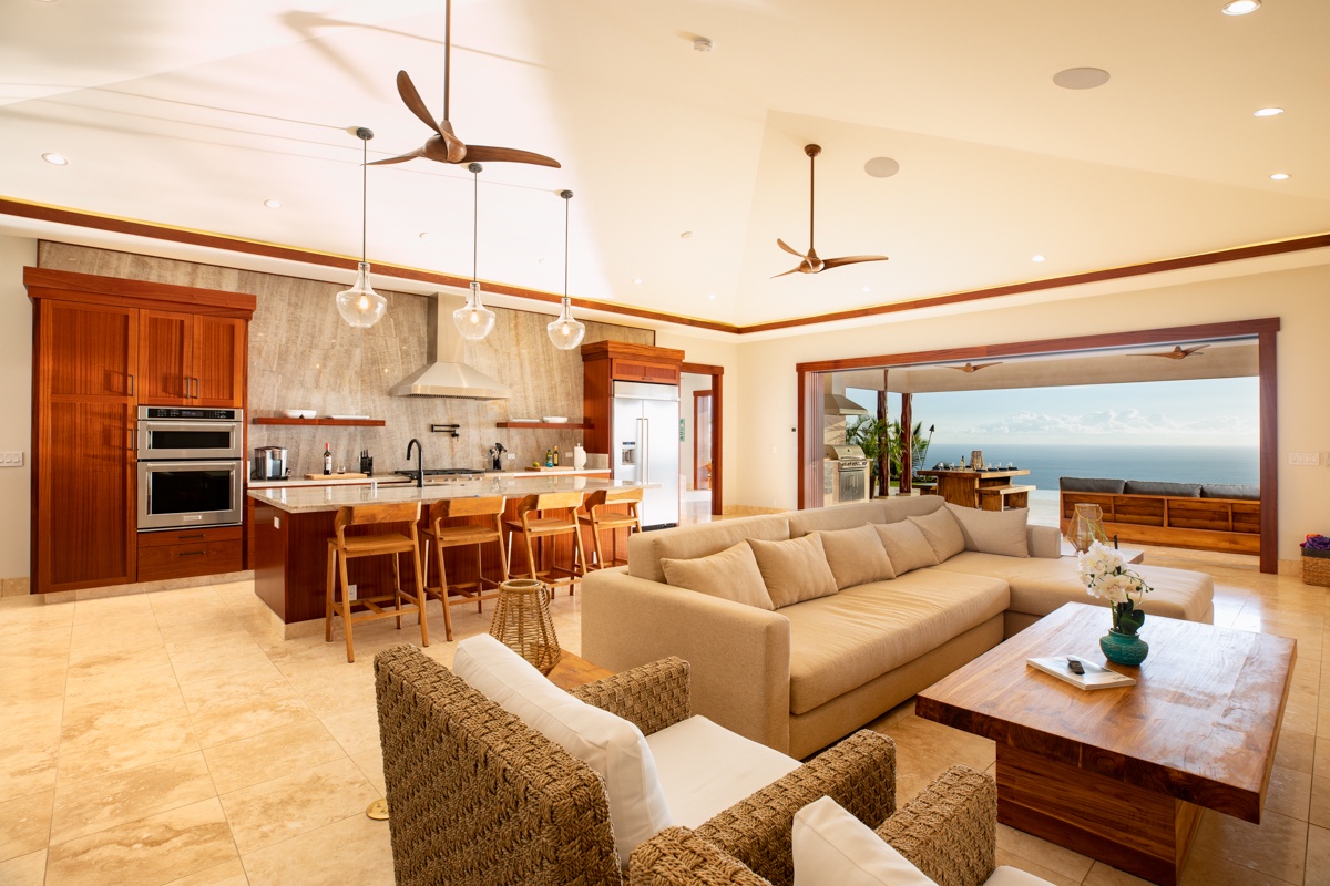 Kailua Kona Vacation Rentals, Hale La'i - Perfect space to enjoy friends company