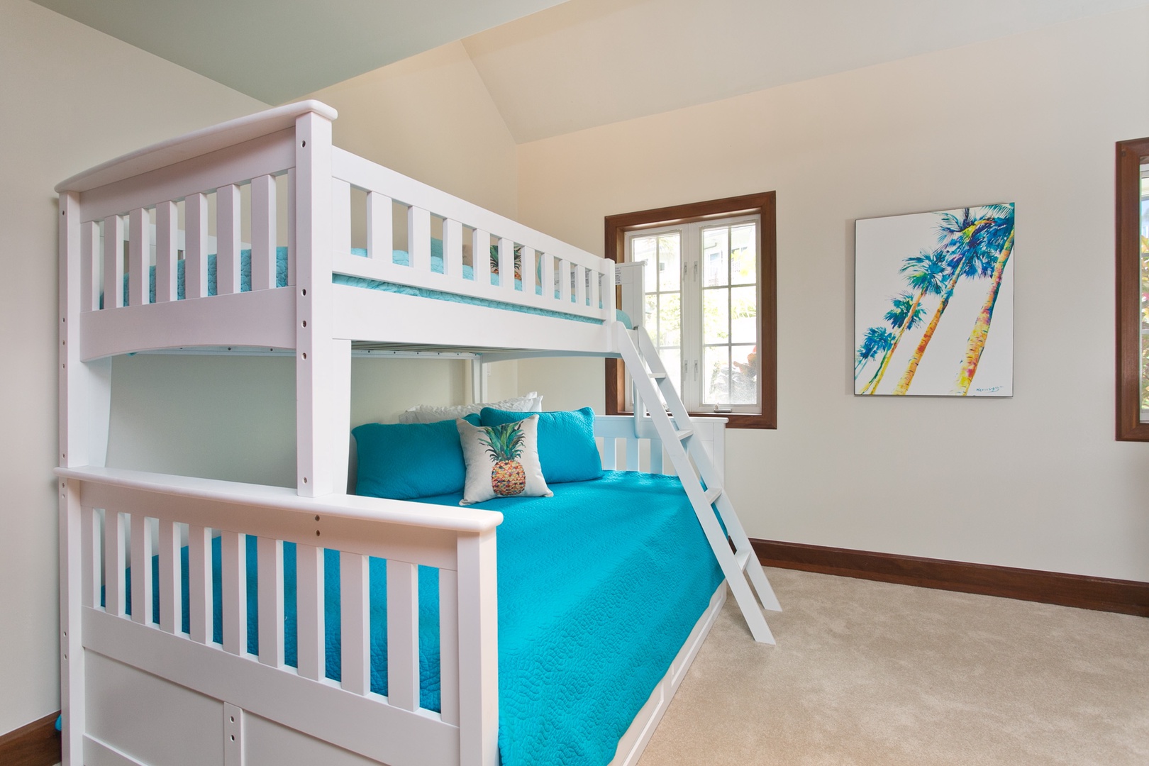 Kailua Vacation Rentals, Lanikai Village* - Hale Melia: Twin over double trundle bunk bed for the little ones.