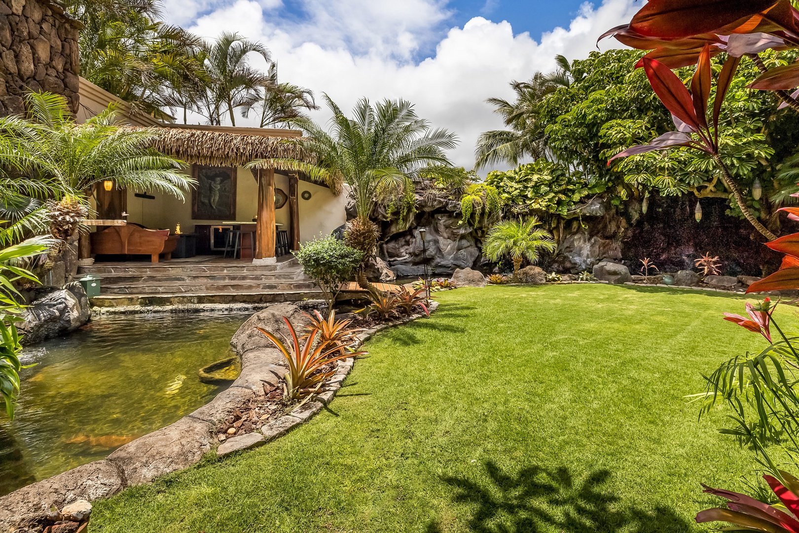 Waimanalo Vacation Rentals, Hawaii Hobbit House - Experience tranquil luxury from your backyard.