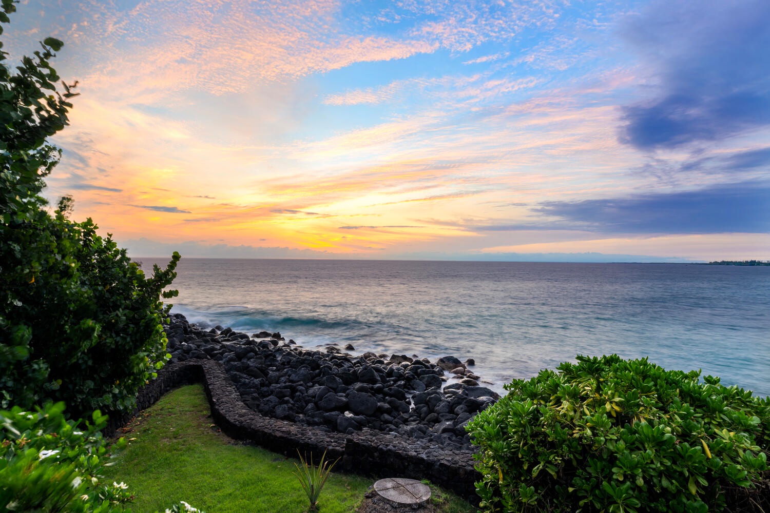 Kailua-Kona Vacation Rentals, Hale Kope Kai - Even the backyard comes with an ocean view—perfect for morning coffee or meditation.