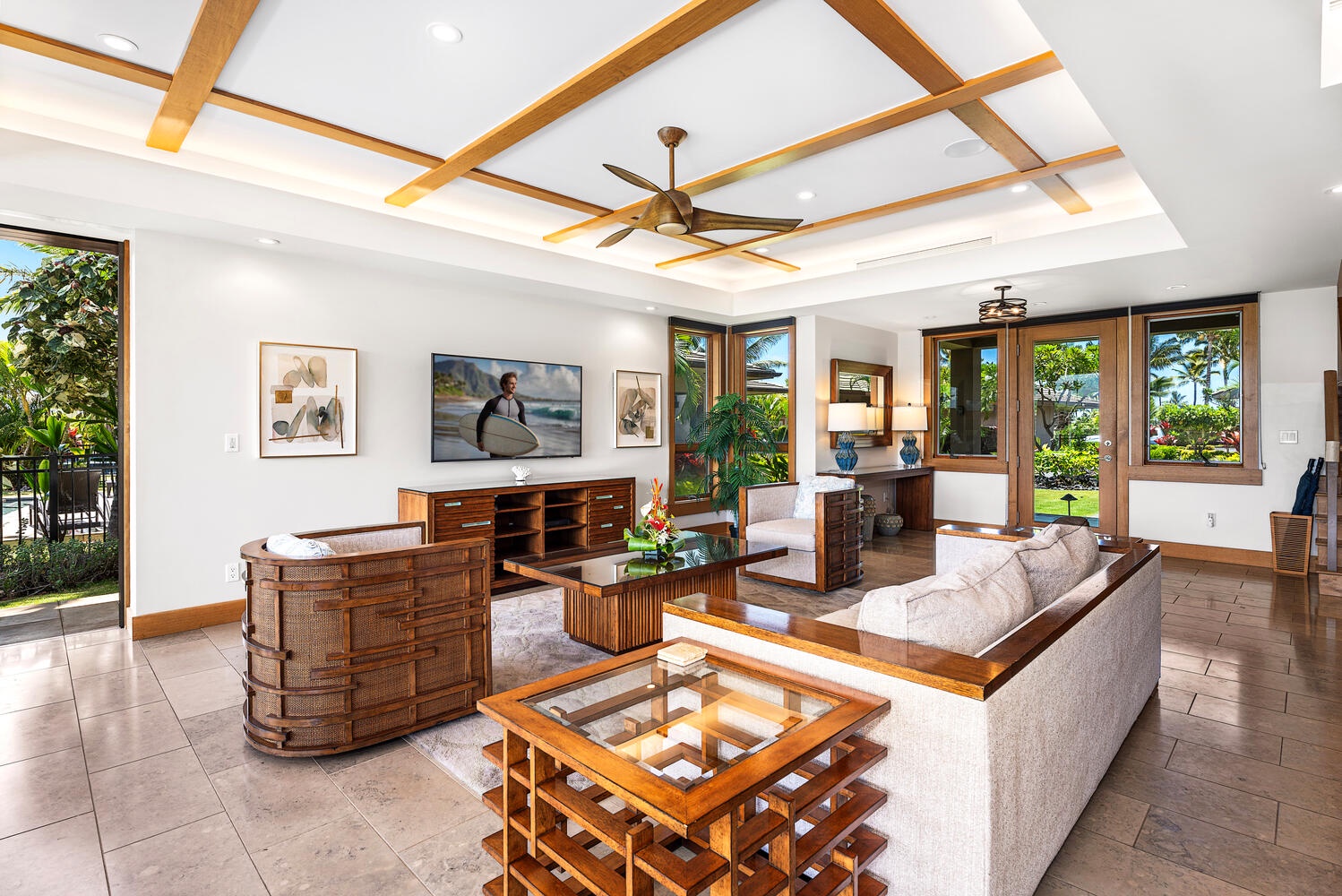 Kamuela Vacation Rentals, Laule'a Ohana Retreat - The living room is bright and airy with vaulted ceilings and garden views at Laule'a #14.