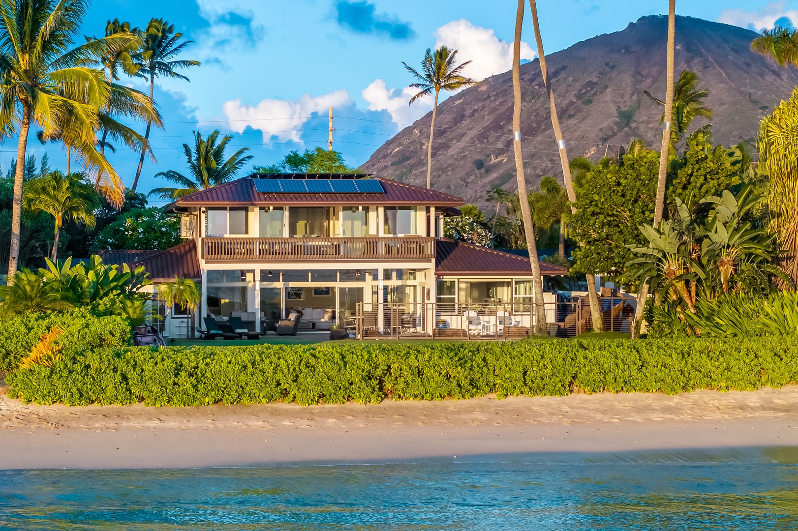 Honolulu Vacation Rentals, Nanea Kai Villa - Beautiful beachfront villa with mountain views, just steps from the sand.