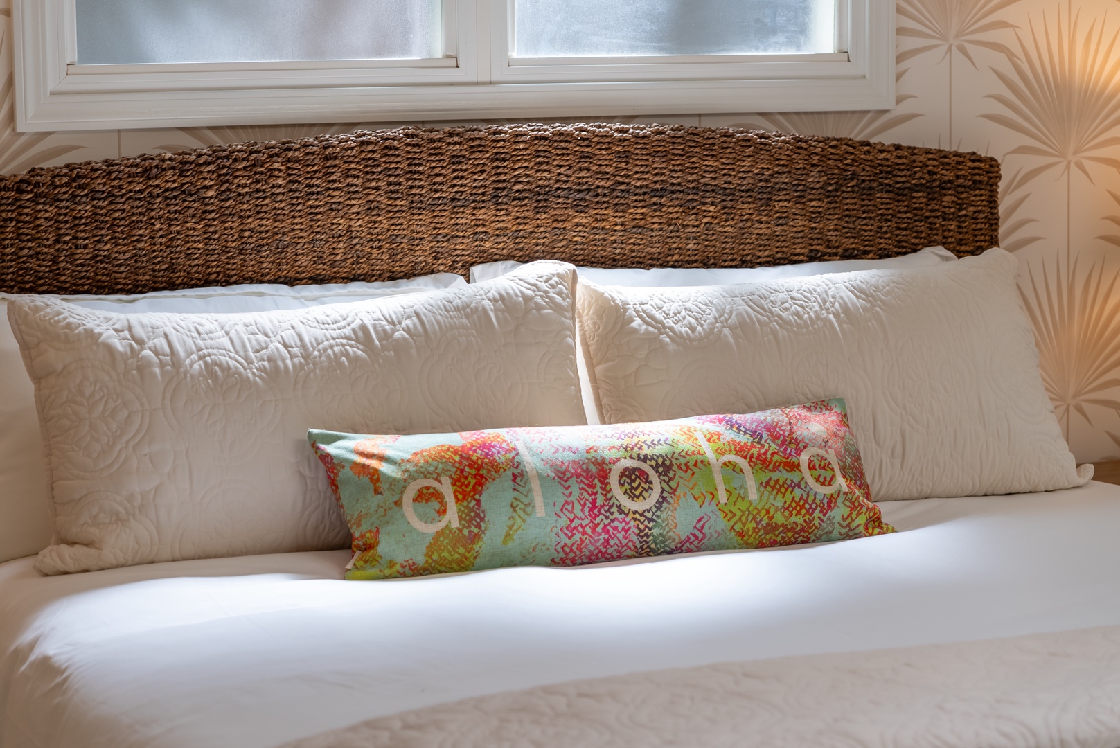 Kailua Vacation Rentals, Nohie Lanikai - Lush pillows perfect for getting the perfect nights sleep.