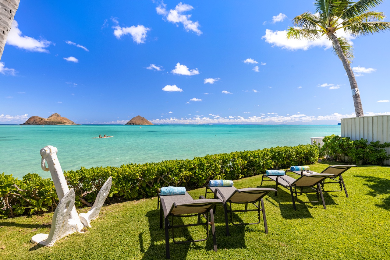 Kailua Vacation Rentals, Lanikai Seashore - Soak up the island sun with a stellar view
