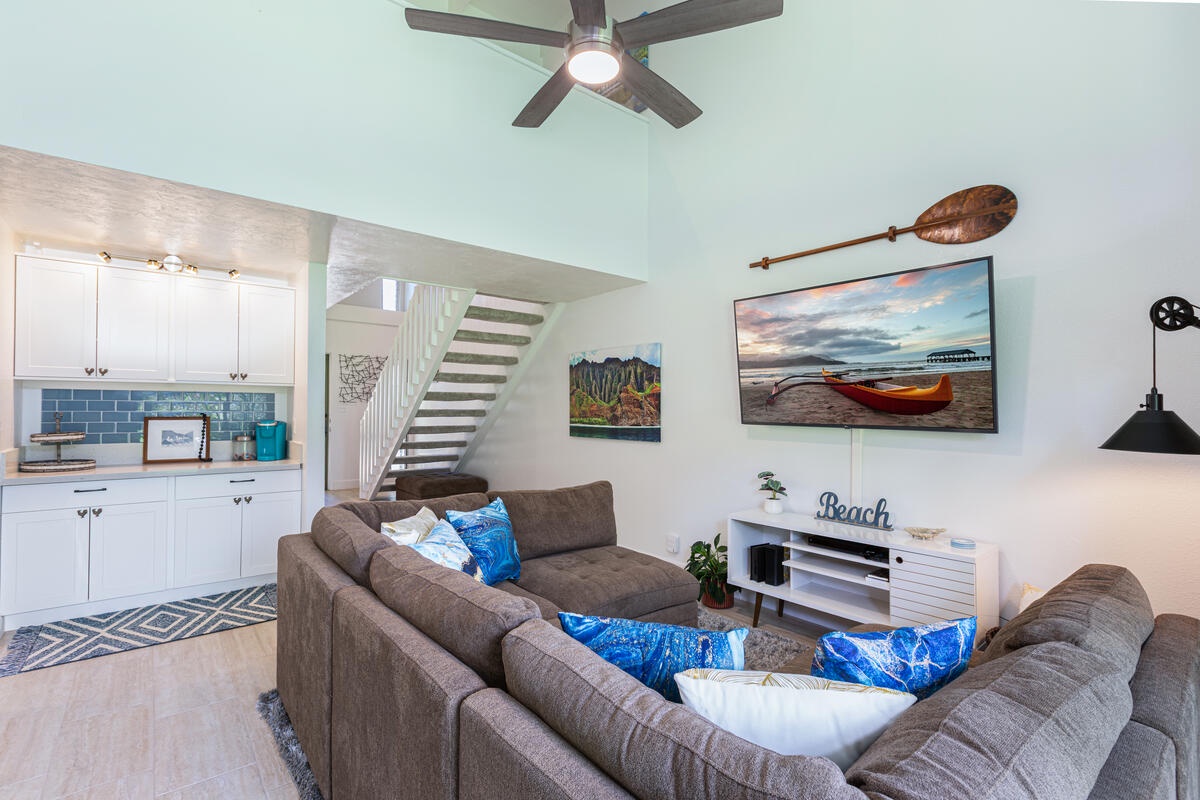 Princeville Vacation Rentals, Hale Hana Mana’o - Relax on the plush sectional after a North Shore adventure—perfect for movie nights and reconnecting.