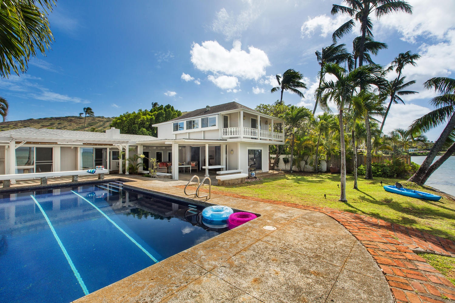 Honolulu Vacation Rentals, Hale Kai - Views from the yard of the beautiful, historic Hale Kai.