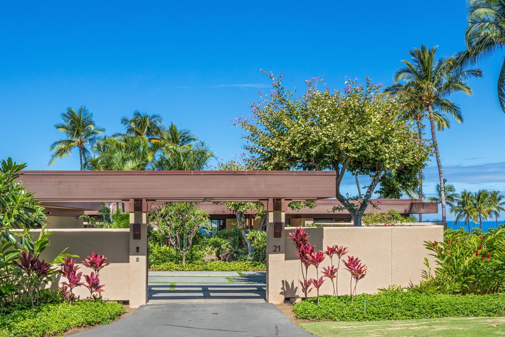 Kamuela Vacation Rentals, 4BD Villas (21) at Mauna Kea Resort - Gated Private Entrance to Villa 21 w/Large Motor Court & Two-Car Garage.