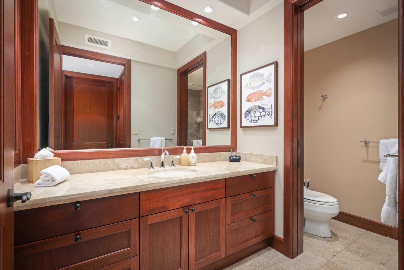 Kailua Kona Vacation Rentals, 3BD Ke Alaula (210B) Villa at Hualalai Resort - Full bath off Guest Room #2.