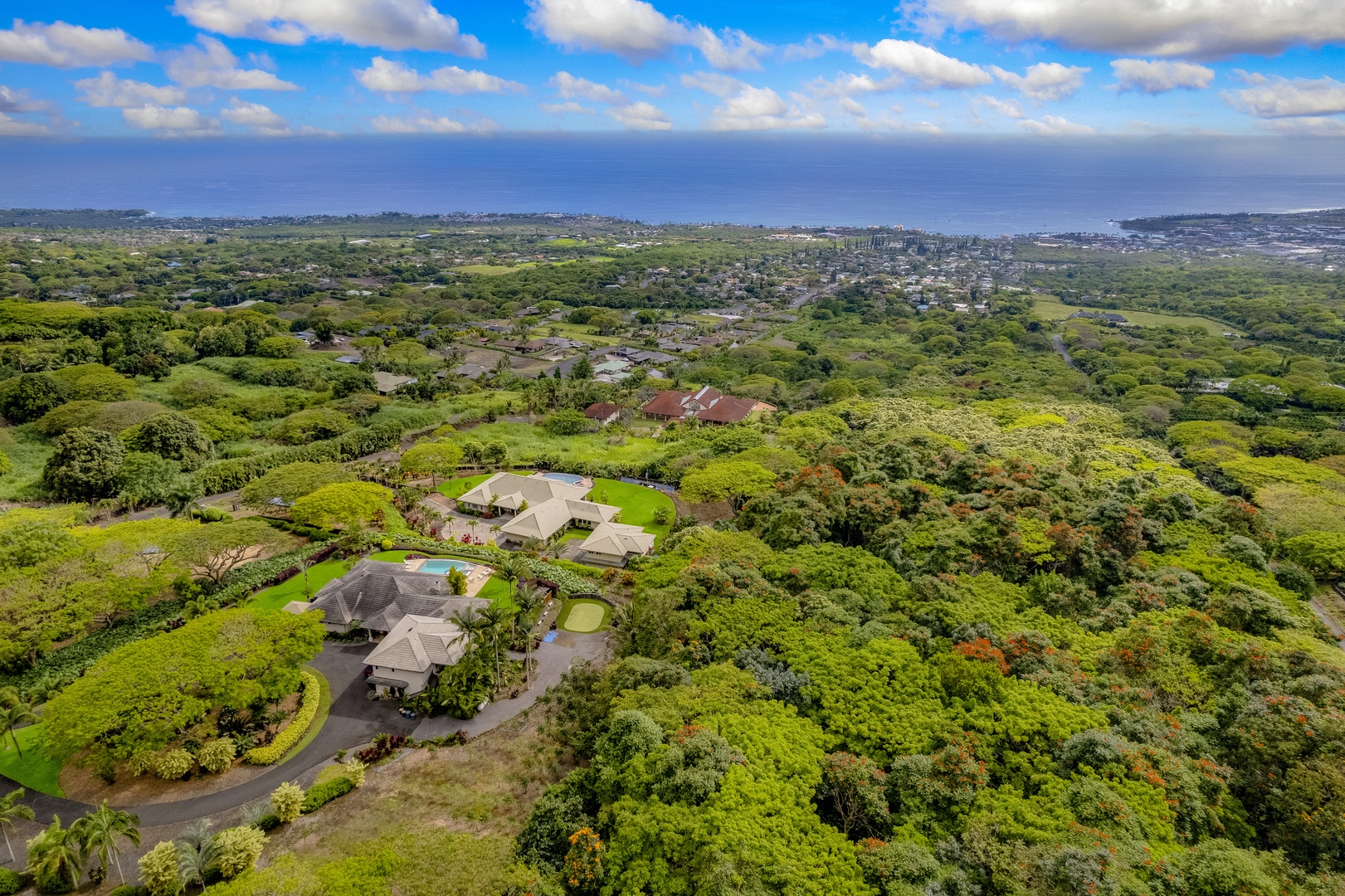 Kailua Kona Vacation Rentals, Kailua Kona Estate** - Nestled in the middle of a lush green community.