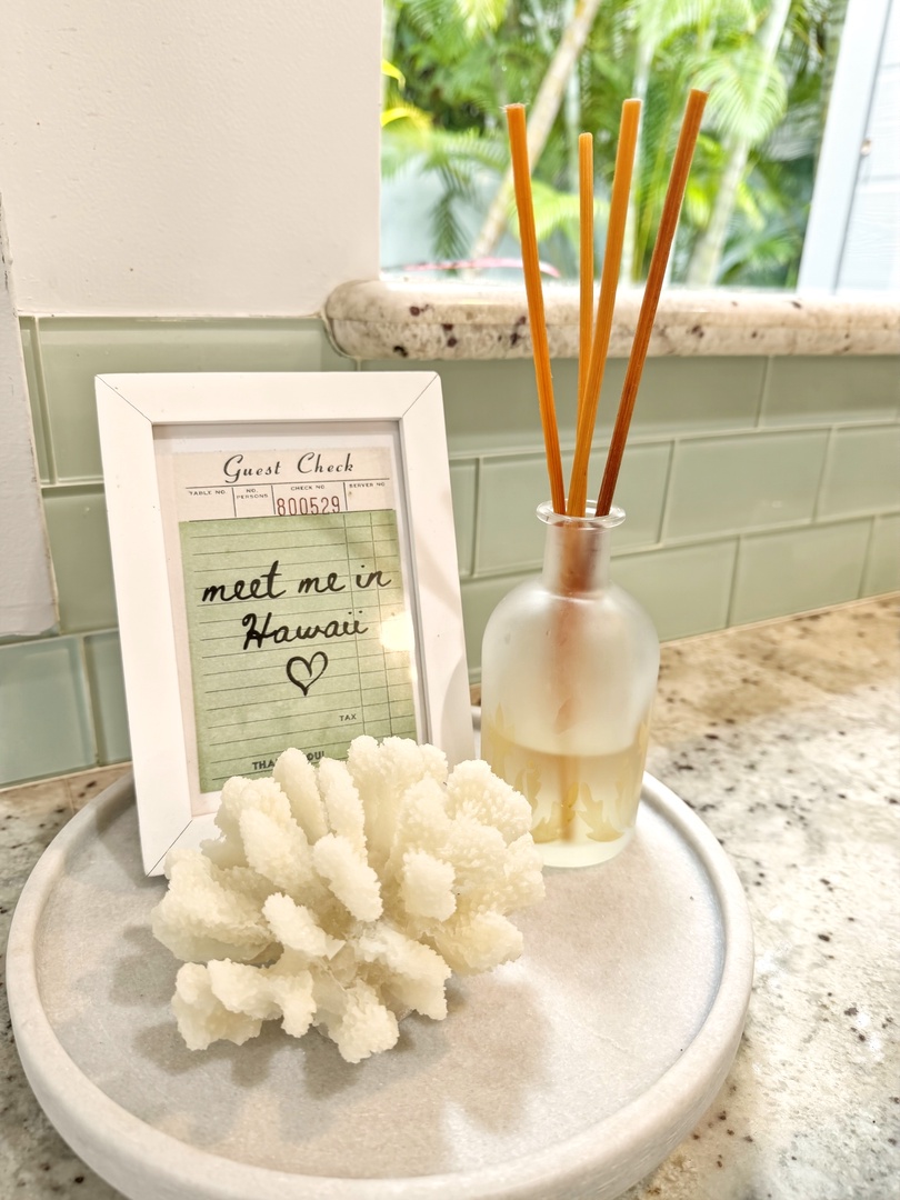 Honolulu Vacation Rentals, Ho'okipa Villa - Unwind in your thoughtfully decorated space with tropical touches and reed diffuser aromatherapy creating the perfect Hawaiian ambiance.