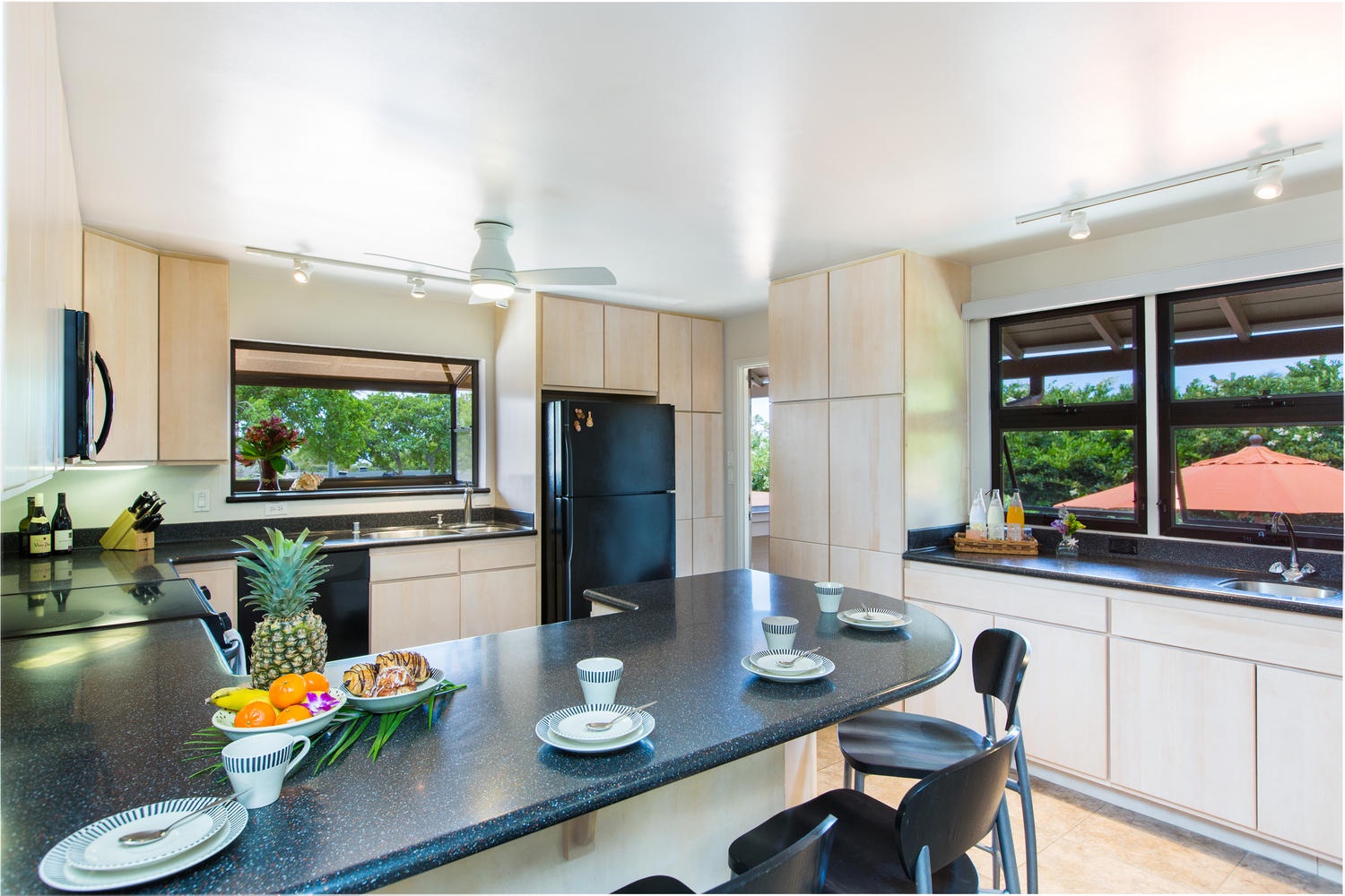 Honolulu Vacation Rentals, Hale Poola - Kitchen, conveniently located near the outdoor patio and dining room.