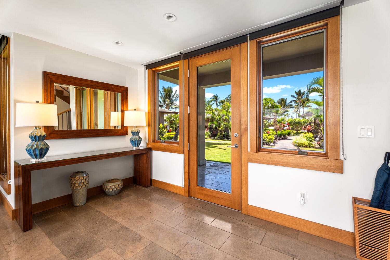 Kamuela Vacation Rentals, Laule'a Ohana Retreat - Welcoming entryway with golf course views and easy access to the outdoor oasis at Laule'a #14.