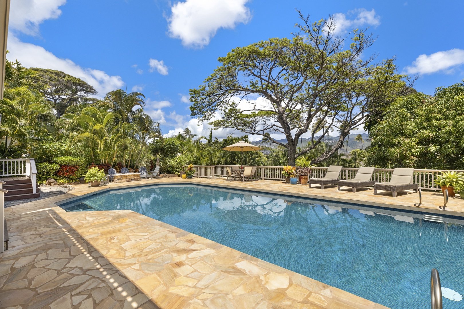 Honolulu Vacation Rentals, Hale Le'ahi - Take a dip or lounge poolside