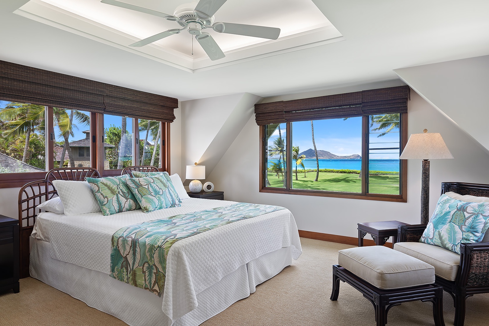 Kailua Vacation Rentals, Kailua Shores Estate 8 Bedroom - Main House - Upstairs Primary Bedroom