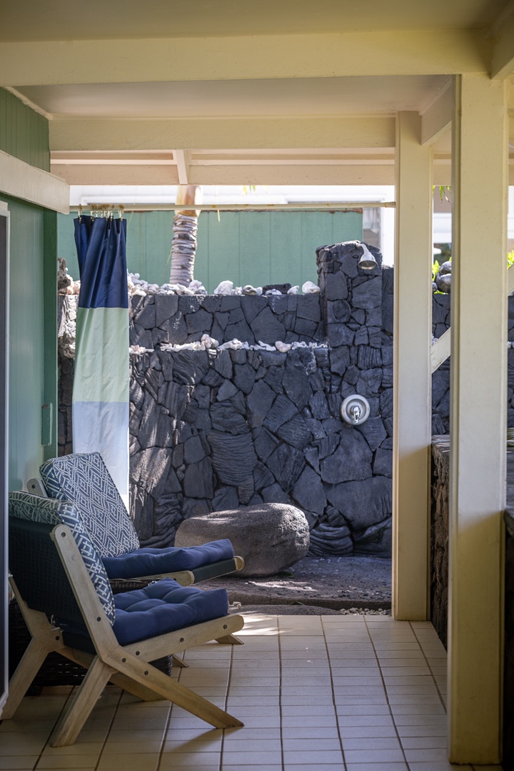Kailua Kona Vacation Rentals, Honl's Beach Hale (Big Island) - Large Outdoor Shower