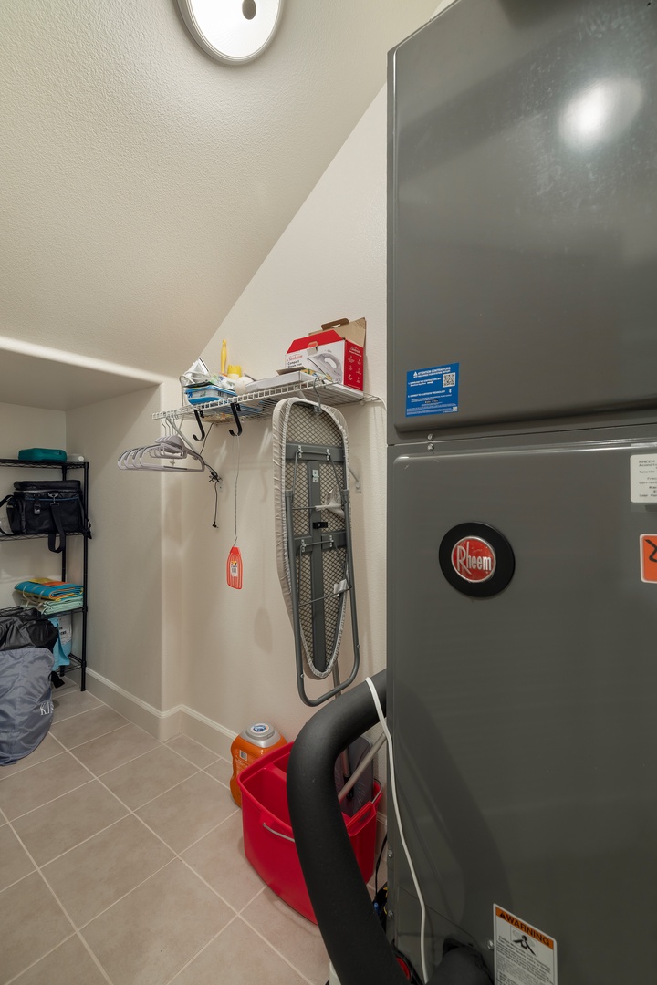 Kapolei Vacation Rentals, Ko Olina Kai 1061F - Keep your stay organized with a dedicated utility area.