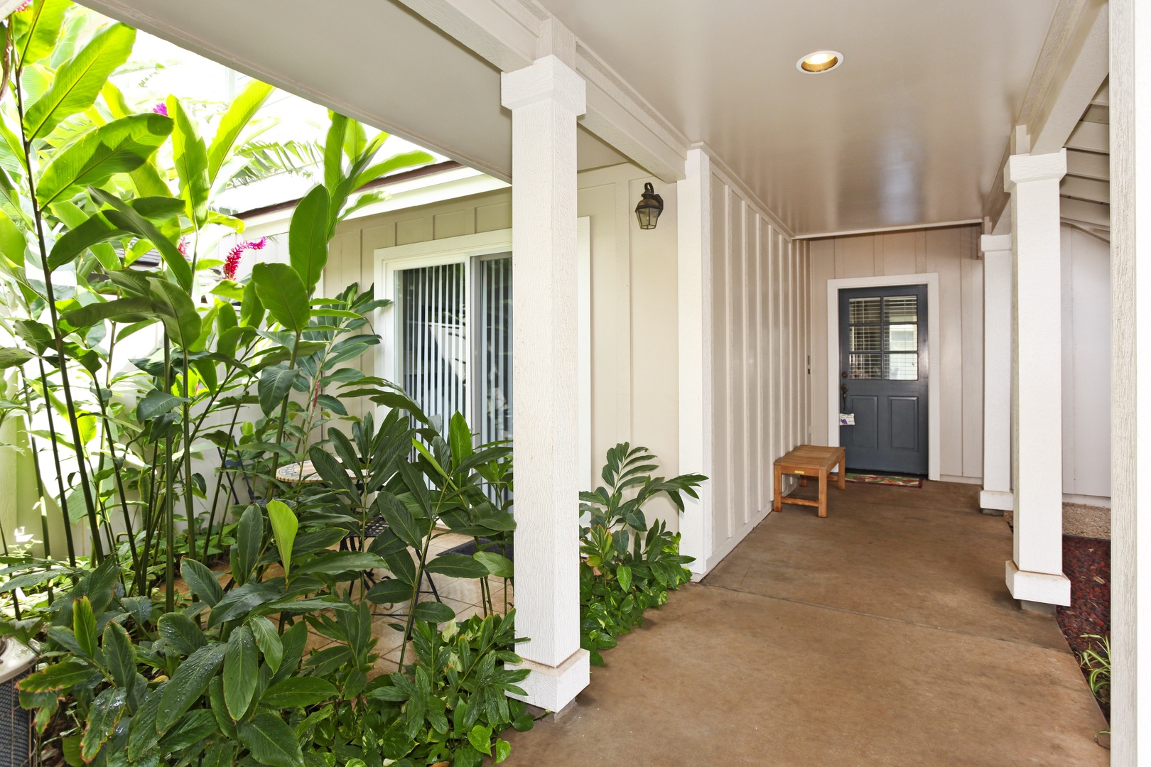Kapolei Vacation Rentals, Coconut Plantation 1108-2 - The entry to your vacation getaway.