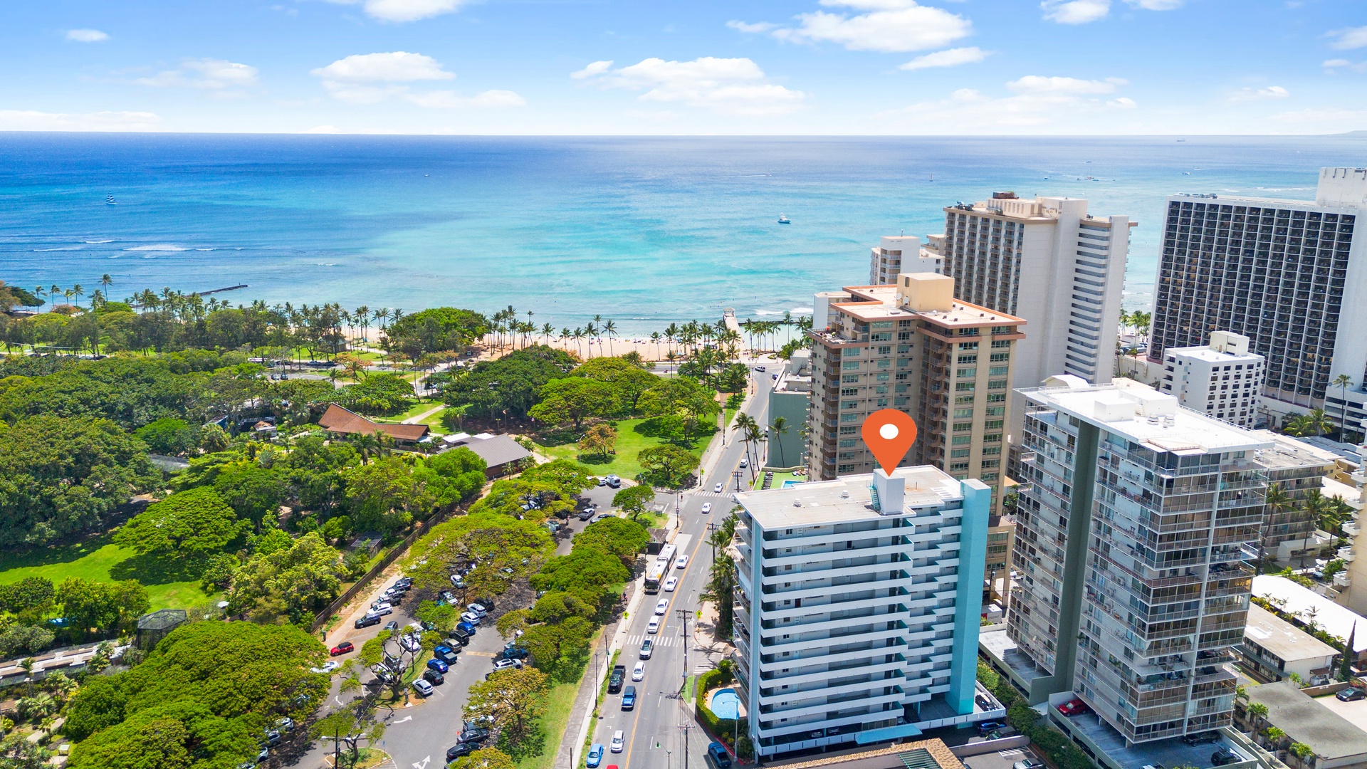 Honolulu Vacation Rentals, Hale Pono Waikiki - Enjoy breathtaking ocean views and easy beach access from this ideally located property.