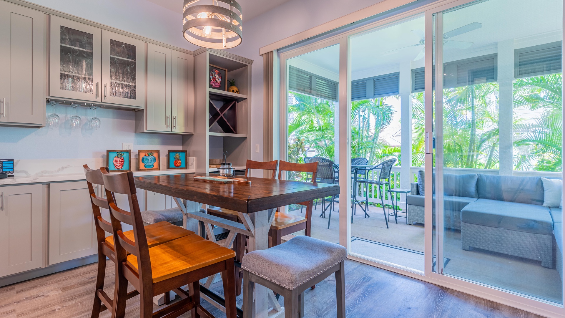 Kapolei Vacation Rentals, Coconut Plantation 1214-2 Aloha Lagoons - The very best indoor / outdoor living and generous seating.
