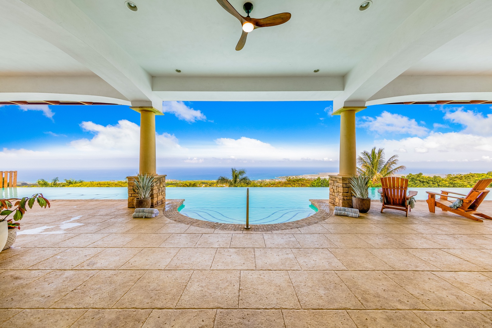 Kailua Kona Vacation Rentals, Kailua Kona Estate** - A welcoming view of the horizon from the pool.