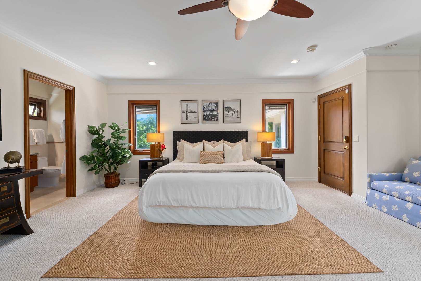 Honolulu Vacation Rentals, Maunalua Estate - Warm wood accents, soft linens, and gentle breezes create a peaceful place to recharge.