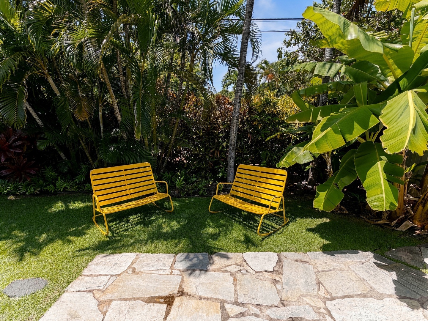 Kailua Vacation Rentals, Lanikai Ola Nani - Beneath the banana leaves, a still corner of the garden where the afternoon softens and slows.