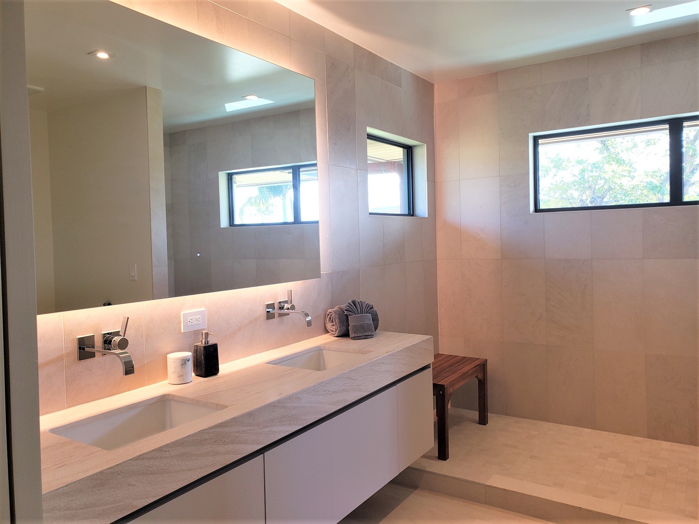 Kamuela Vacation Rentals, Hapuna Estates #8 - The ensuite bath has an extra large walk in showerr, dual vanities and large walk in closet