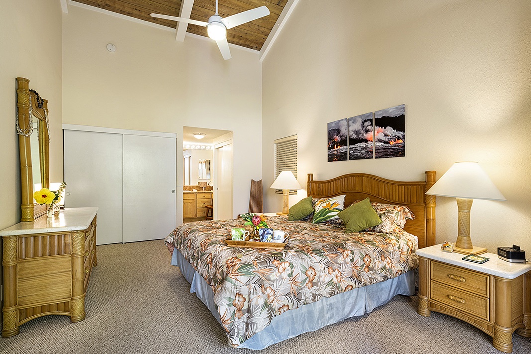 Waikoloa Vacation Rentals, Waikoloa Villas F-100 - Enjoy waking each morning in this Beautiful Primary bedroom!