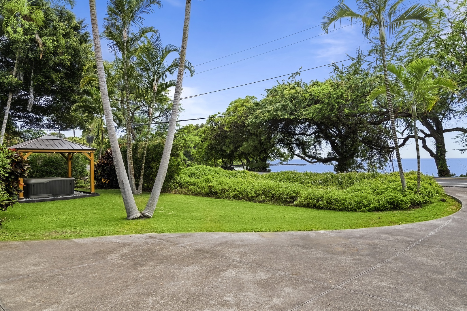 Kailua Kona Vacation Rentals, Lymans Bay Hale - Front Views