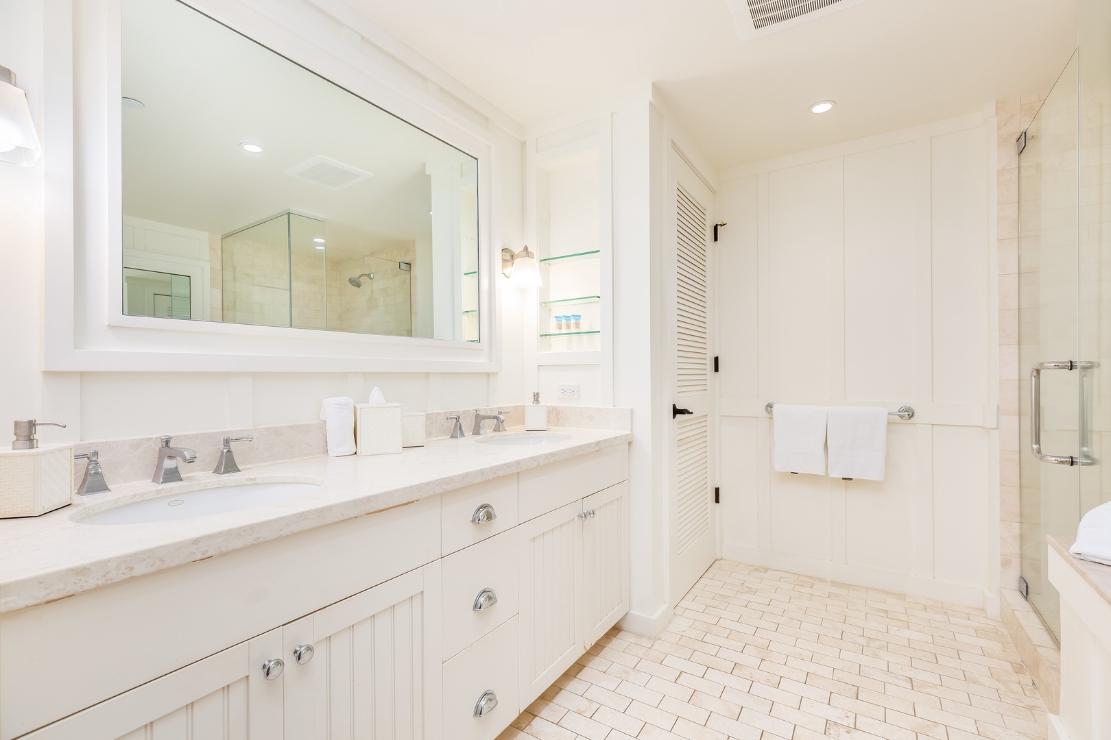 Kahuku Vacation Rentals, Turtle Bay Villas 308 - Primary bathroom