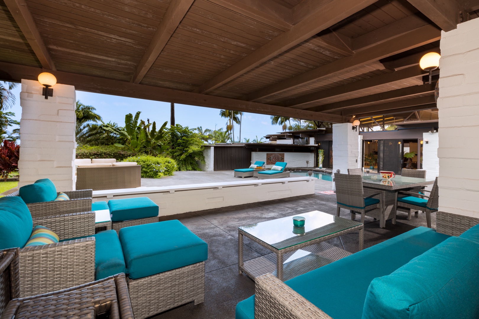 Kailua Kona Vacation Rentals, Ono Oasis - Luxurious Outdoor Lounge Area