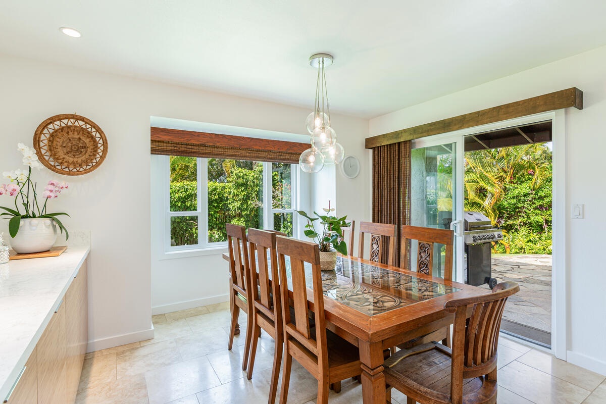 Princeville Vacation Rentals, Luana Hale - Dining room seating for the whole family!