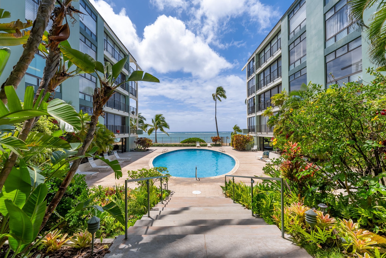 Honolulu Vacation Rentals, Kahala Beachfront Villa - Take a refreshing dip with a view!