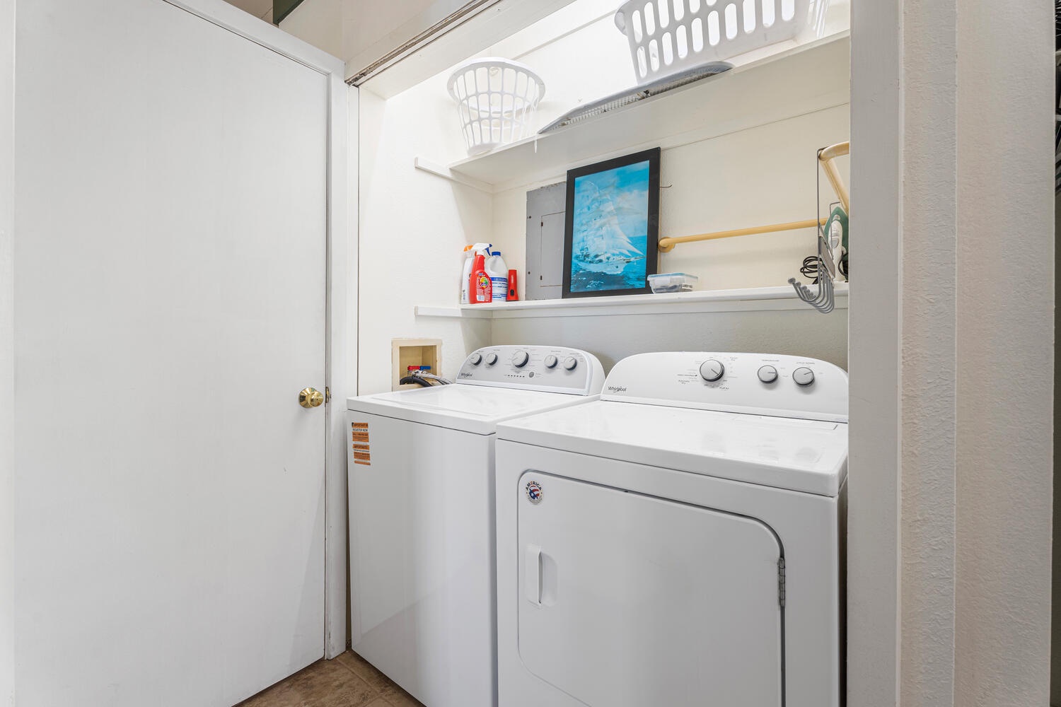 Kailua Kona Vacation Rentals, The Cottage - In-unit laundry for added convenience during extended stays.