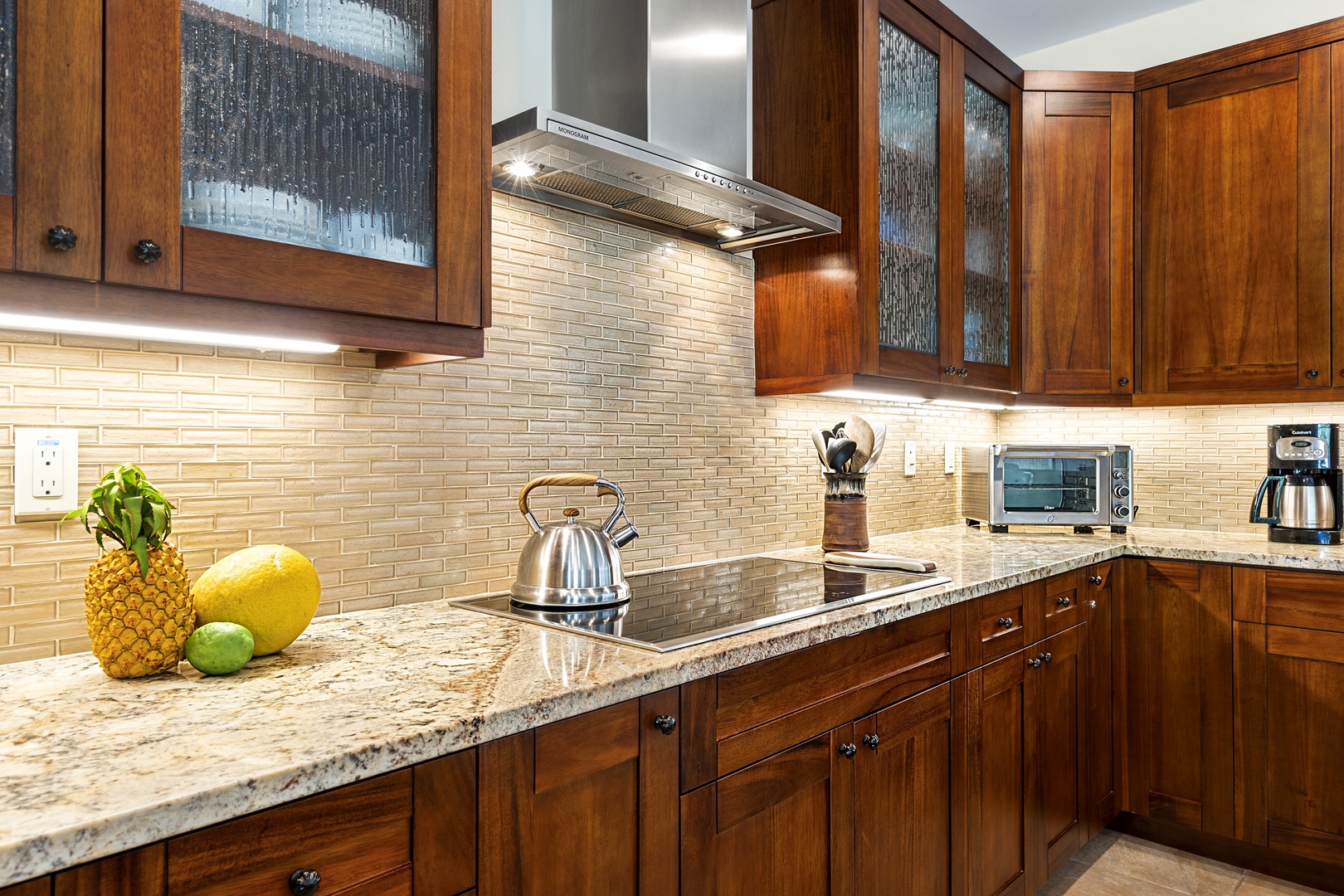 Kailua Kona Vacation Rentals, Kona Blue Vacations Holua Kai - Thoughtfully stocked with top-tier appliances, Kona Blue Vacations Holua Kai's kitchen is ready for every craving.