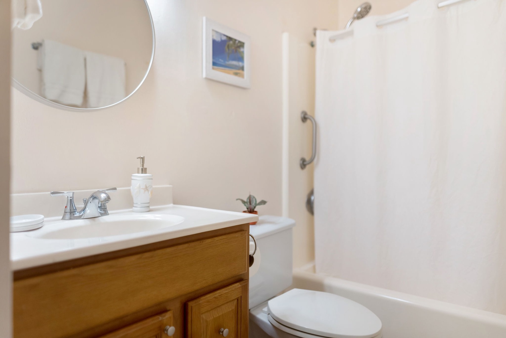 Kahuku Vacation Rentals, Kuilima Estates East #164 - Secondary Bathroom with Tub