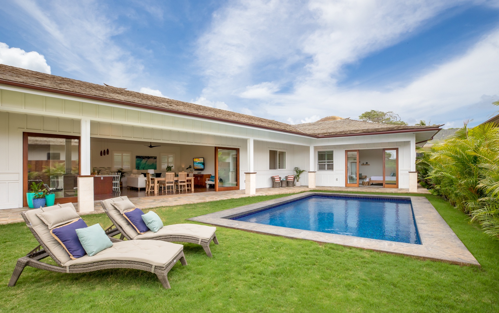 Kailua Vacation Rentals, Lanikai Breeze - Bask on the chaise lounge chairs by the pool