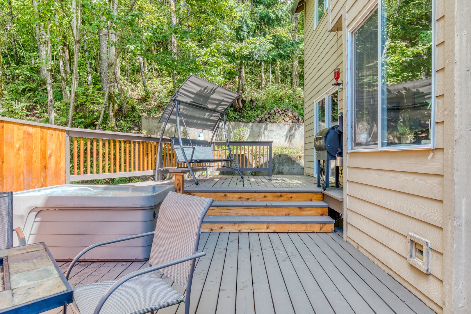 Clackamas Vacation Rentals, Duck Crossing - Just up the stairs are the porch swing and BBQ