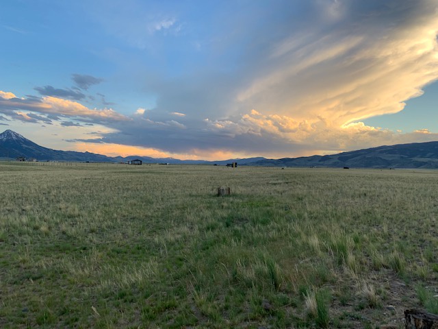 Livingston Vacation Rentals, OFB Sunset Grove - This is big sky country!