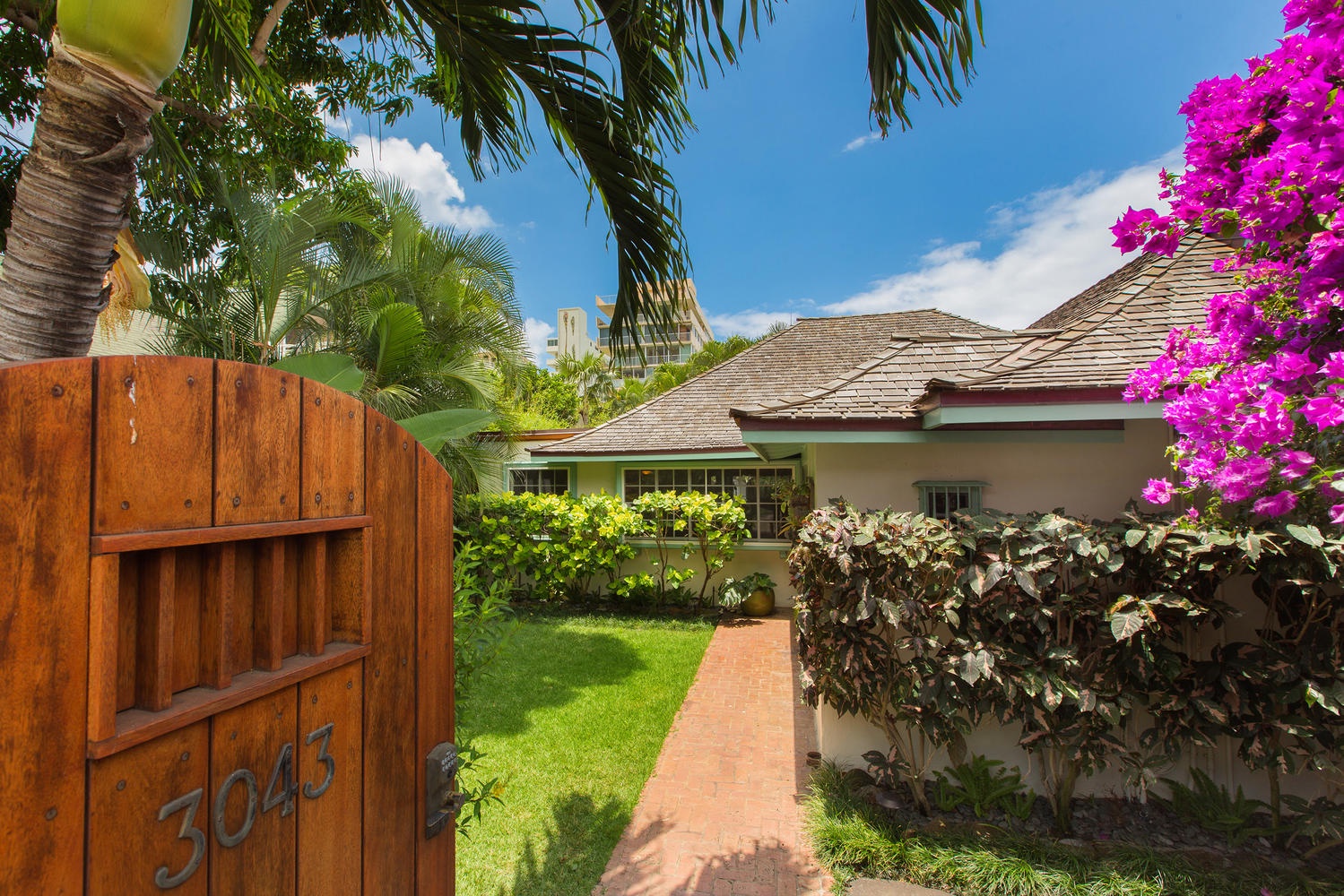 Honolulu Vacation Rentals, Kaimana Retreat* - 