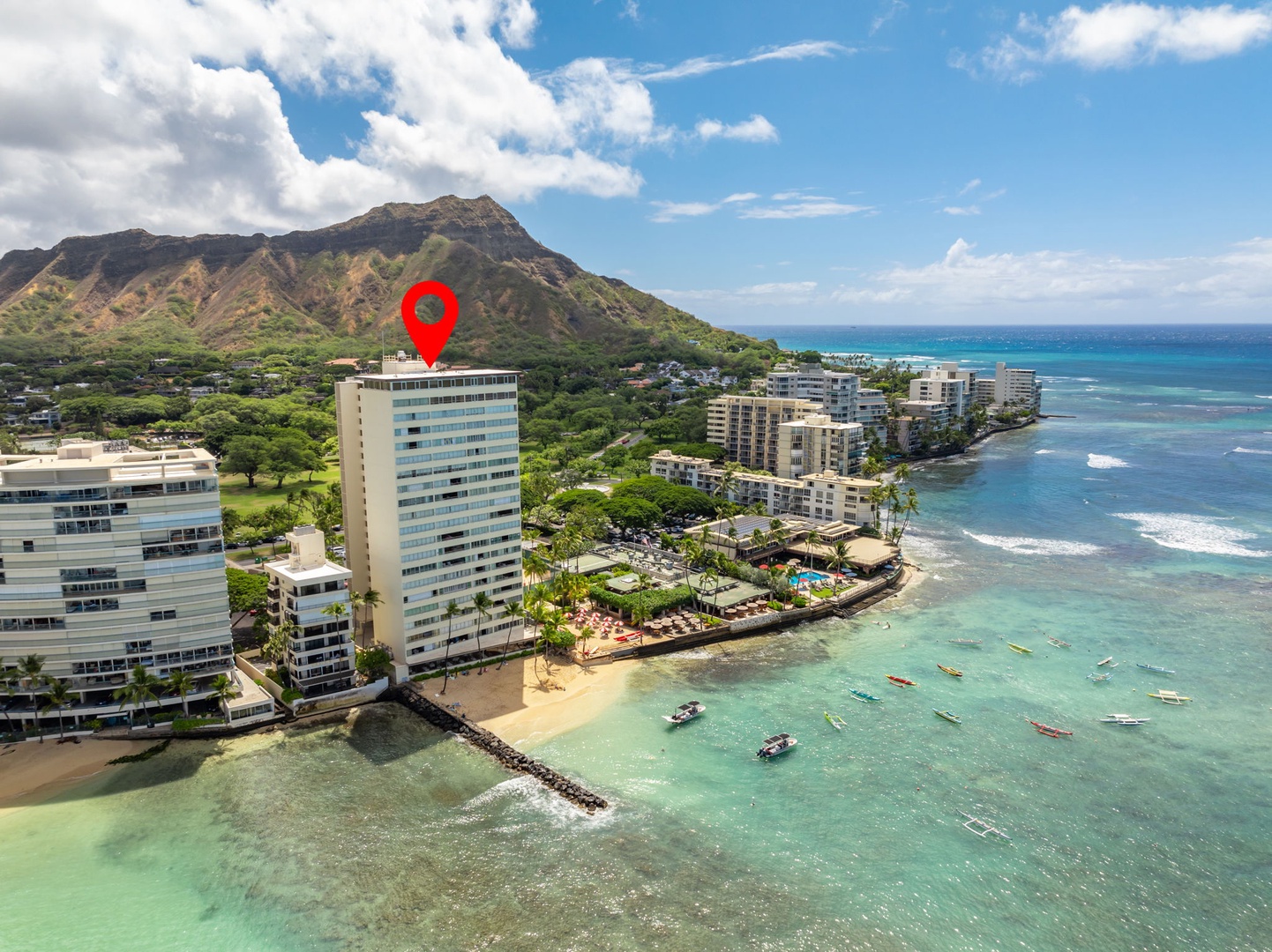 Honolulu Vacation Rentals, Colony Surf Luxe - Colony Surf’s prime beachfront address highlighted—your front-row seat to paradise on O?ahu’s southern shore.
