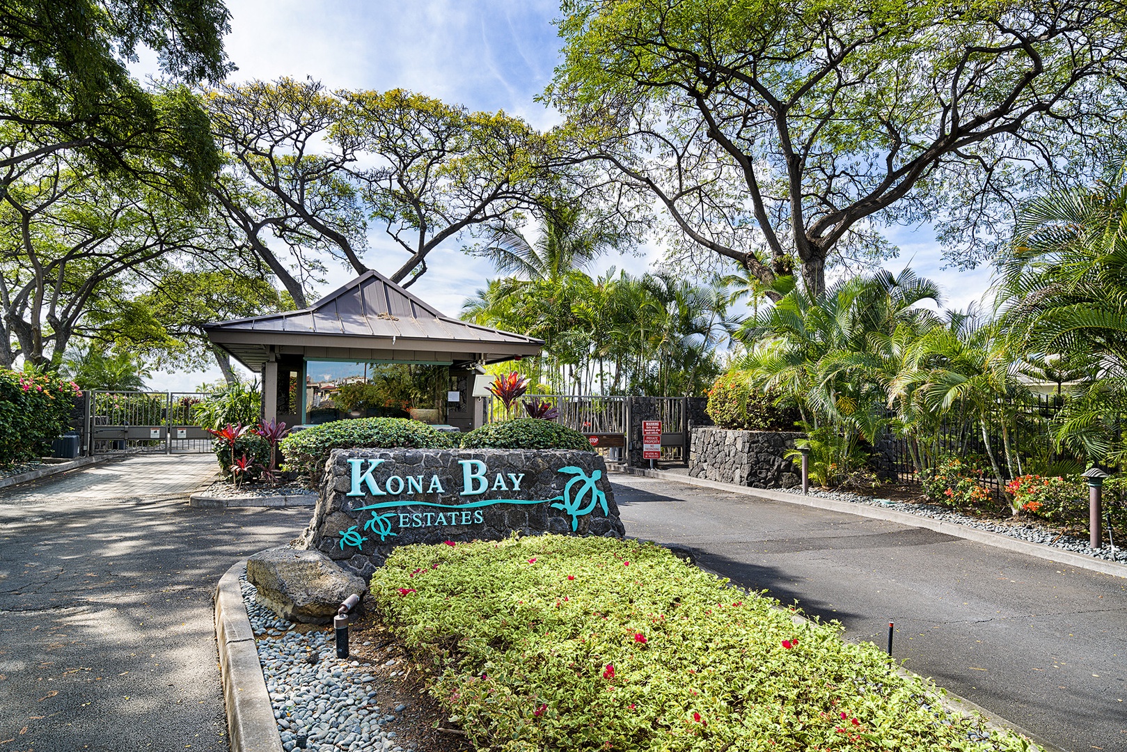 Kailua Kona Vacation Rentals, Mermaid Cove - Gated entry to the complex